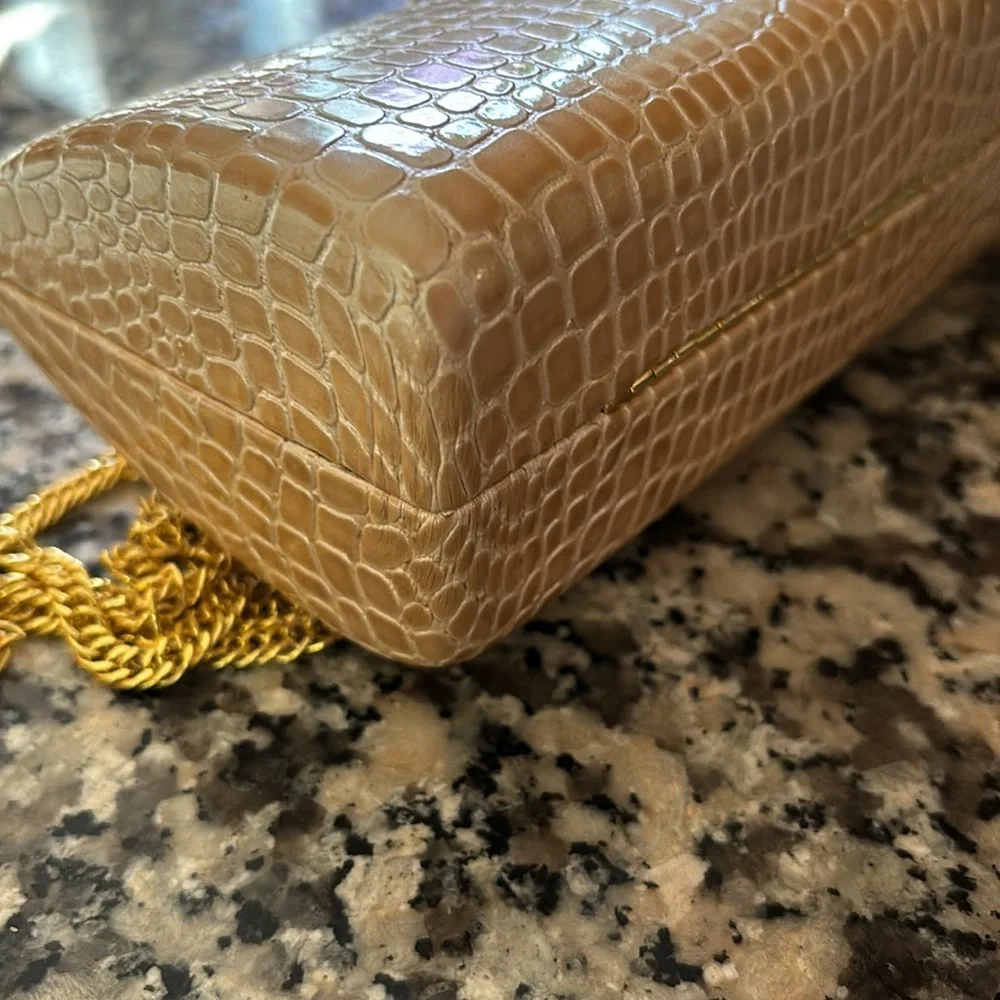 Hard shell Evening Bag Gold Alligator pattern rhizome clasp